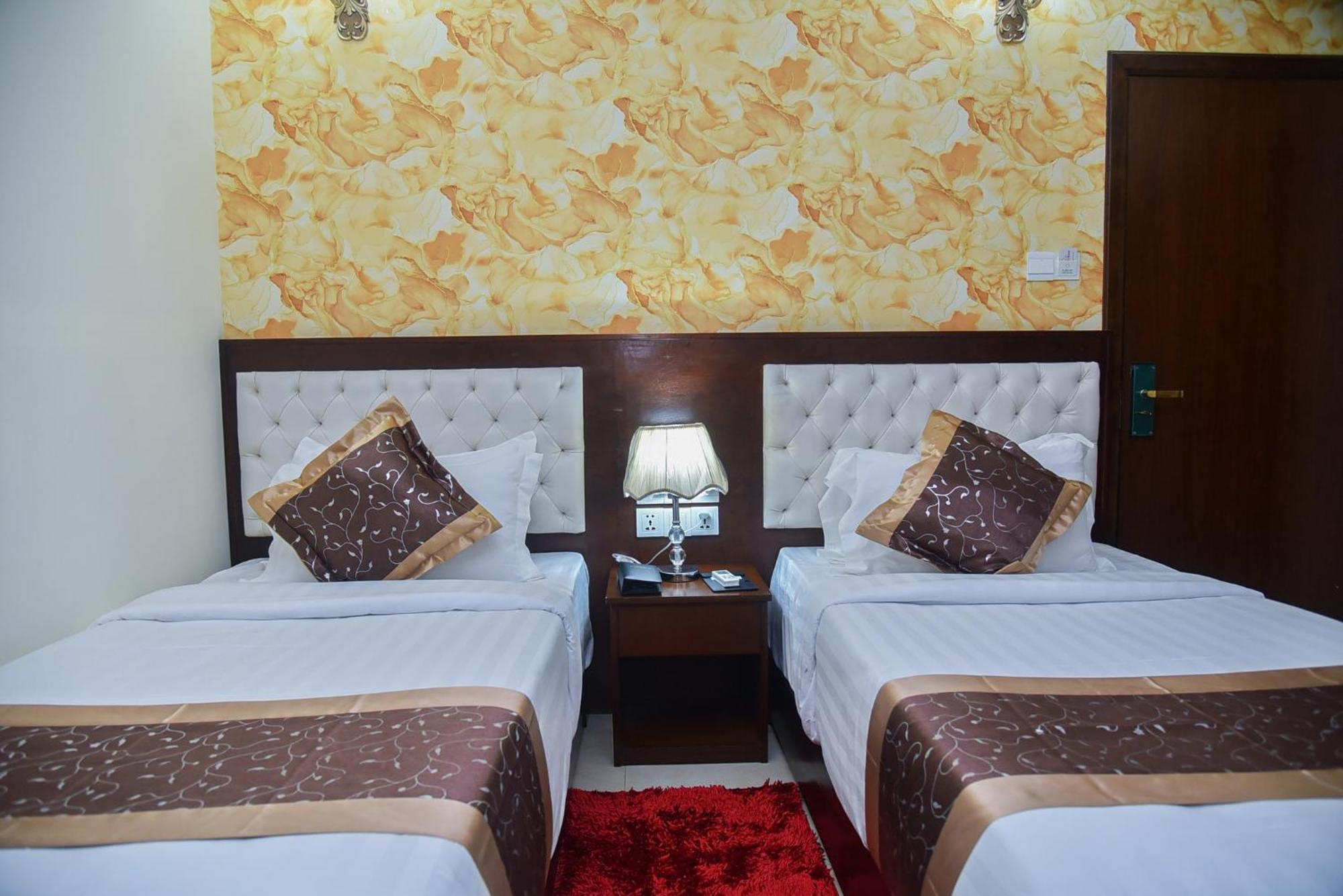 Hotel Crystal Rose - Sylhet Eksteriør billede